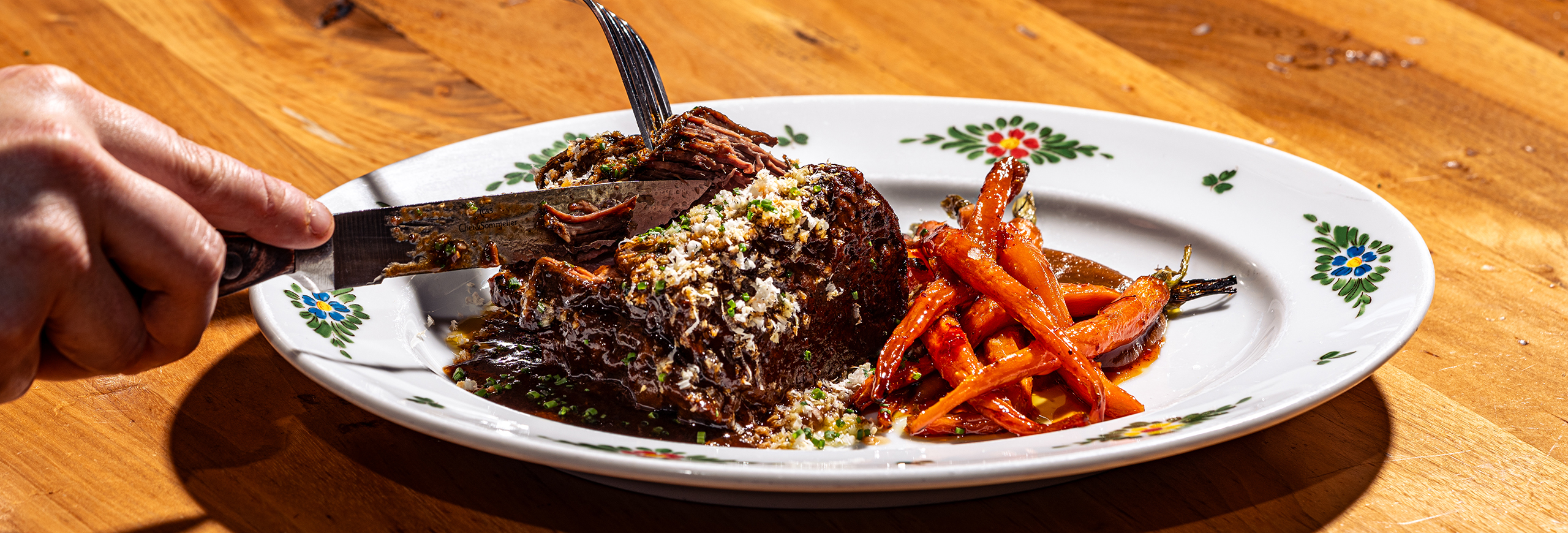 STRACOTTO sangiovese braised short rib, caramelized onion purée, honey roasted carrot