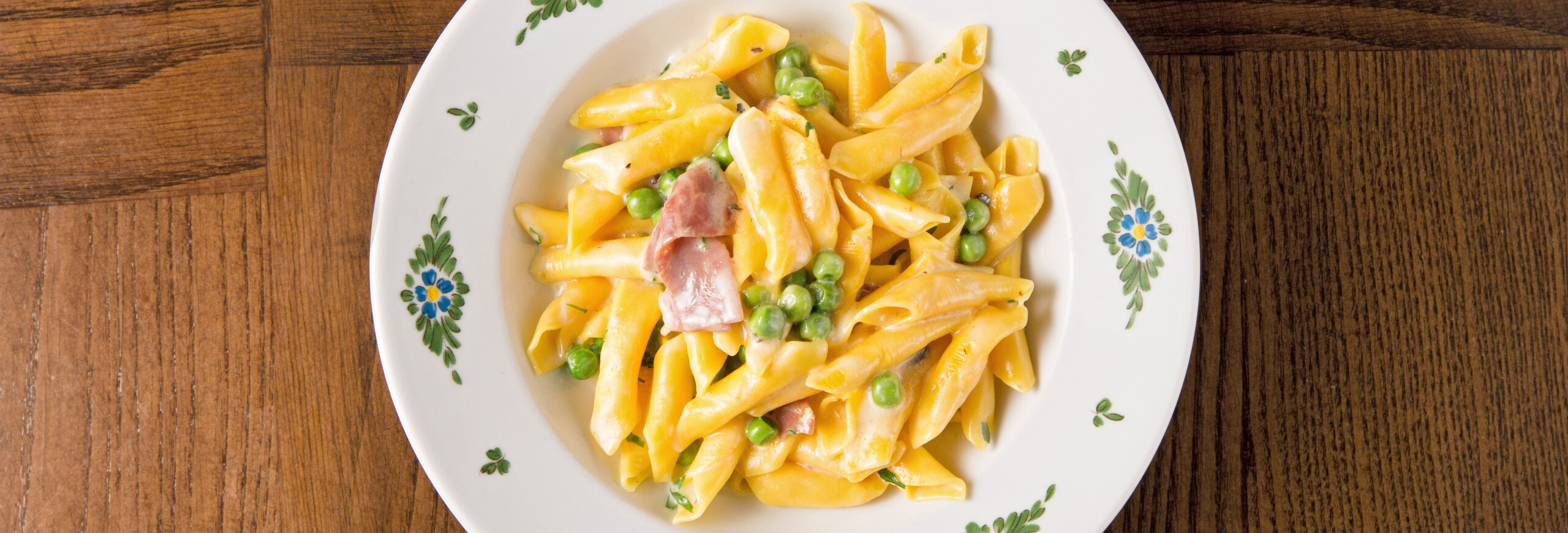 garganelli pasta with peas and speck